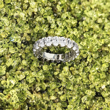 Load image into Gallery viewer, The Vida Oval Cut Eternity Band

