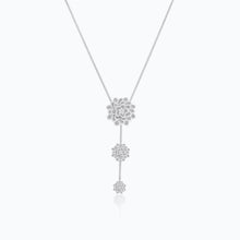 Load image into Gallery viewer, DALIA THREE FLOWER NECKLACE
